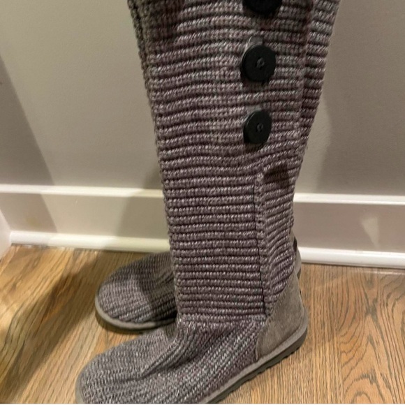 Ugg Gray tall sweater Boots sz 9 - Picture 2 of 5